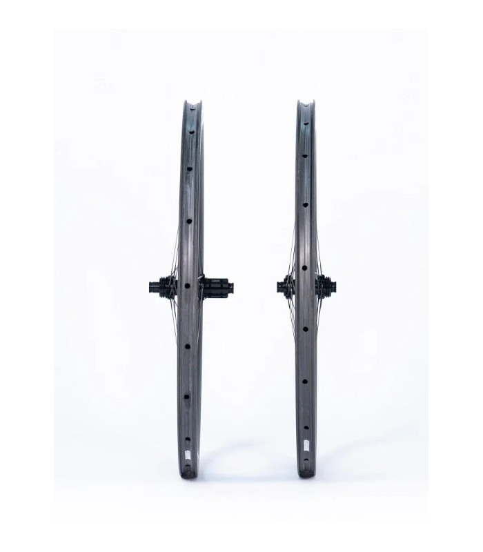 UAM 50mm Full Carbon wheels